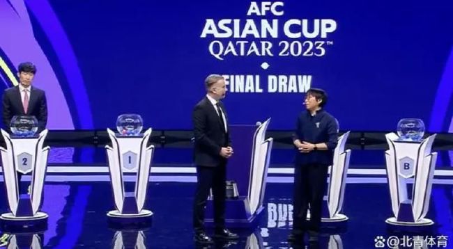 全场比赛结束，那不勒斯2-1卡利亚里。